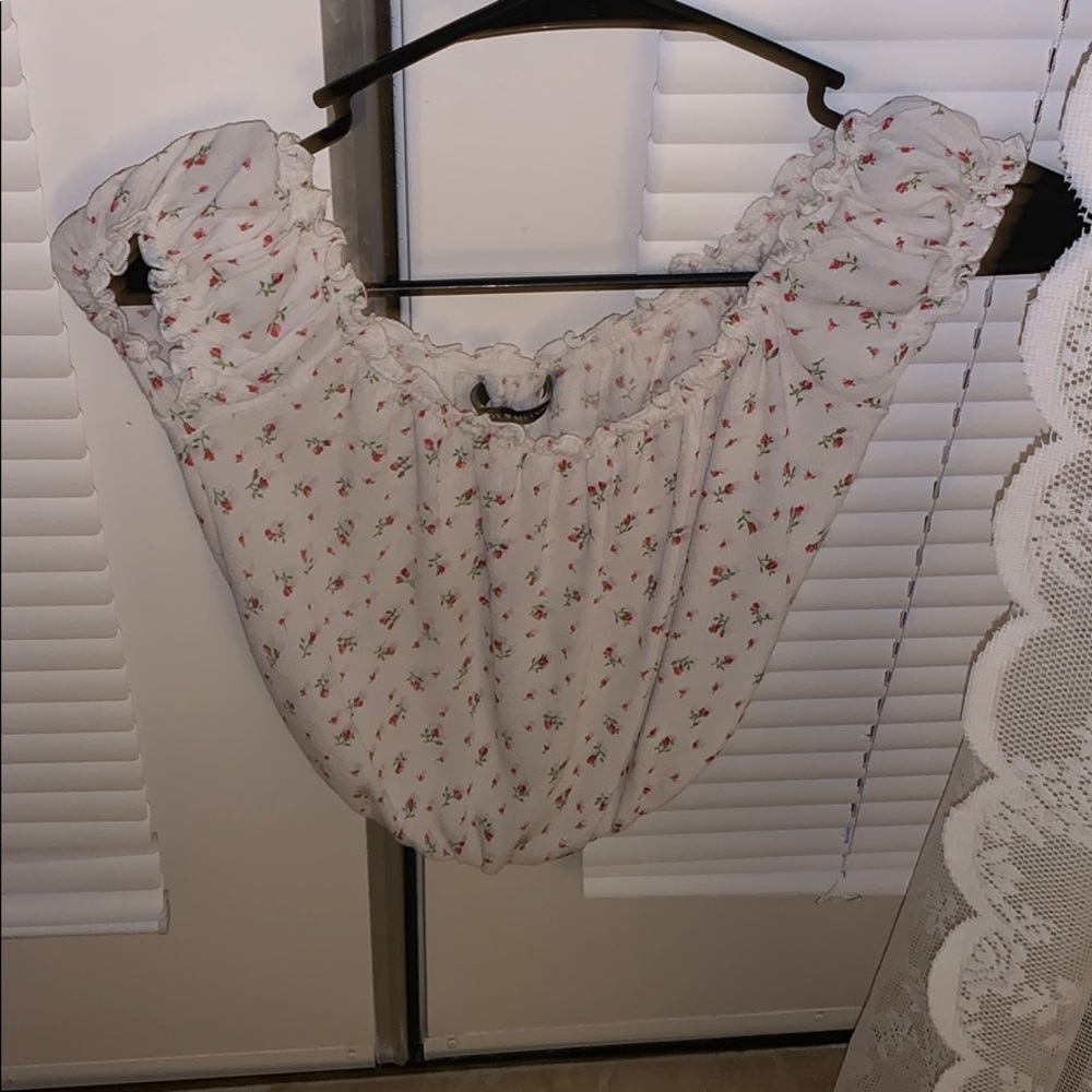 Brandy melville Off the shoulder top
